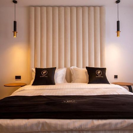 Plaza Boutique Hotel Pristina Buitenkant foto