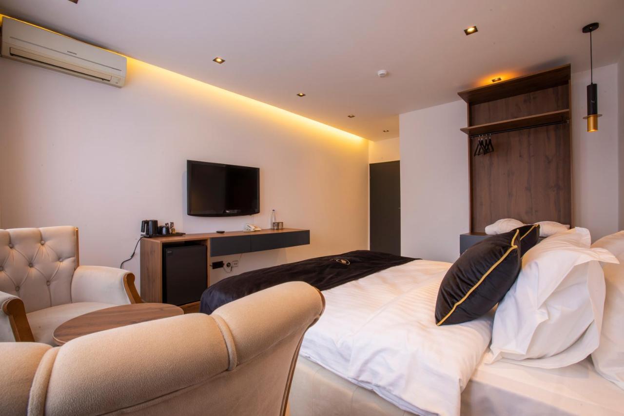 Plaza Boutique Hotel Pristina Buitenkant foto