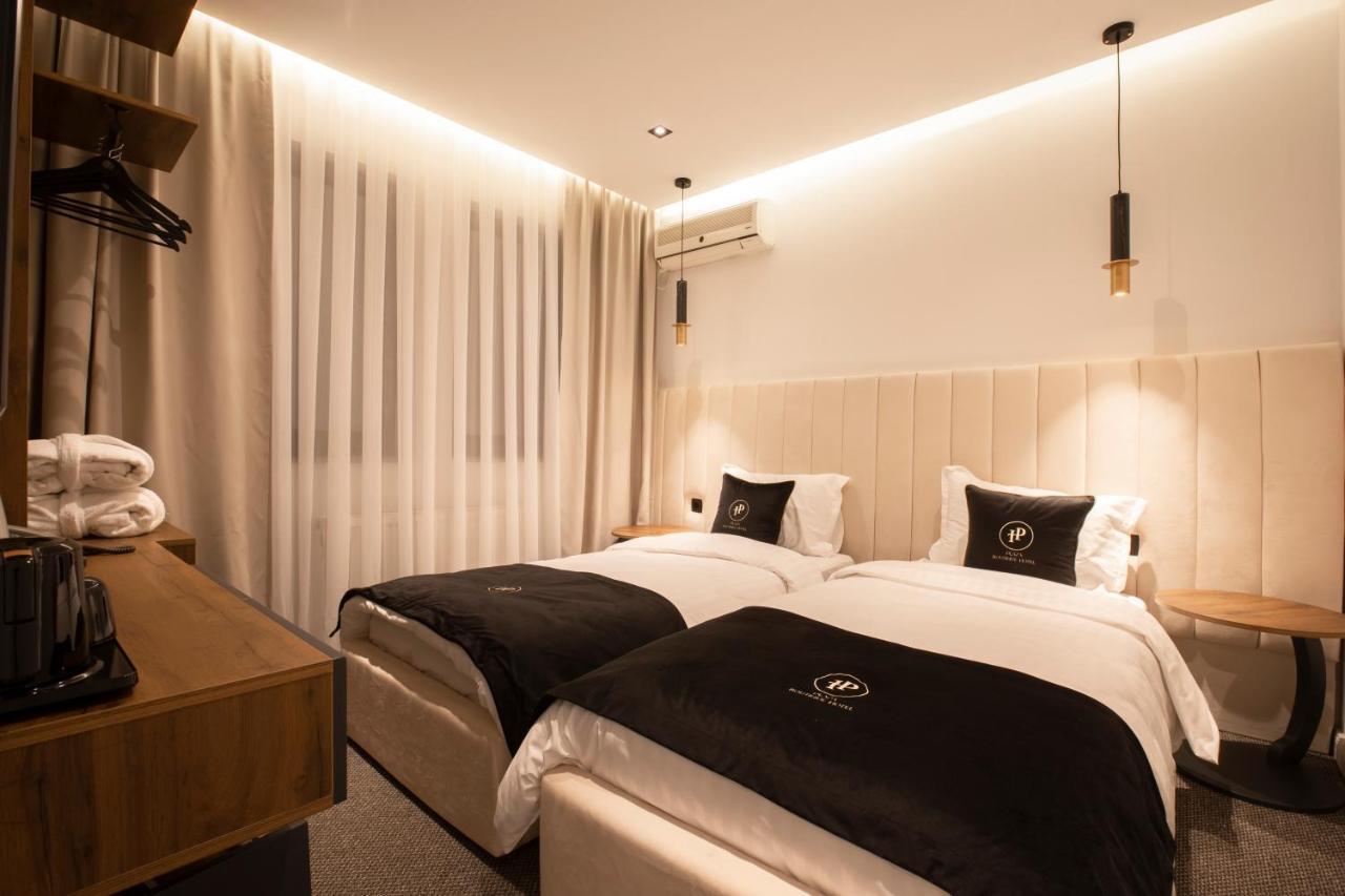Plaza Boutique Hotel Pristina Buitenkant foto