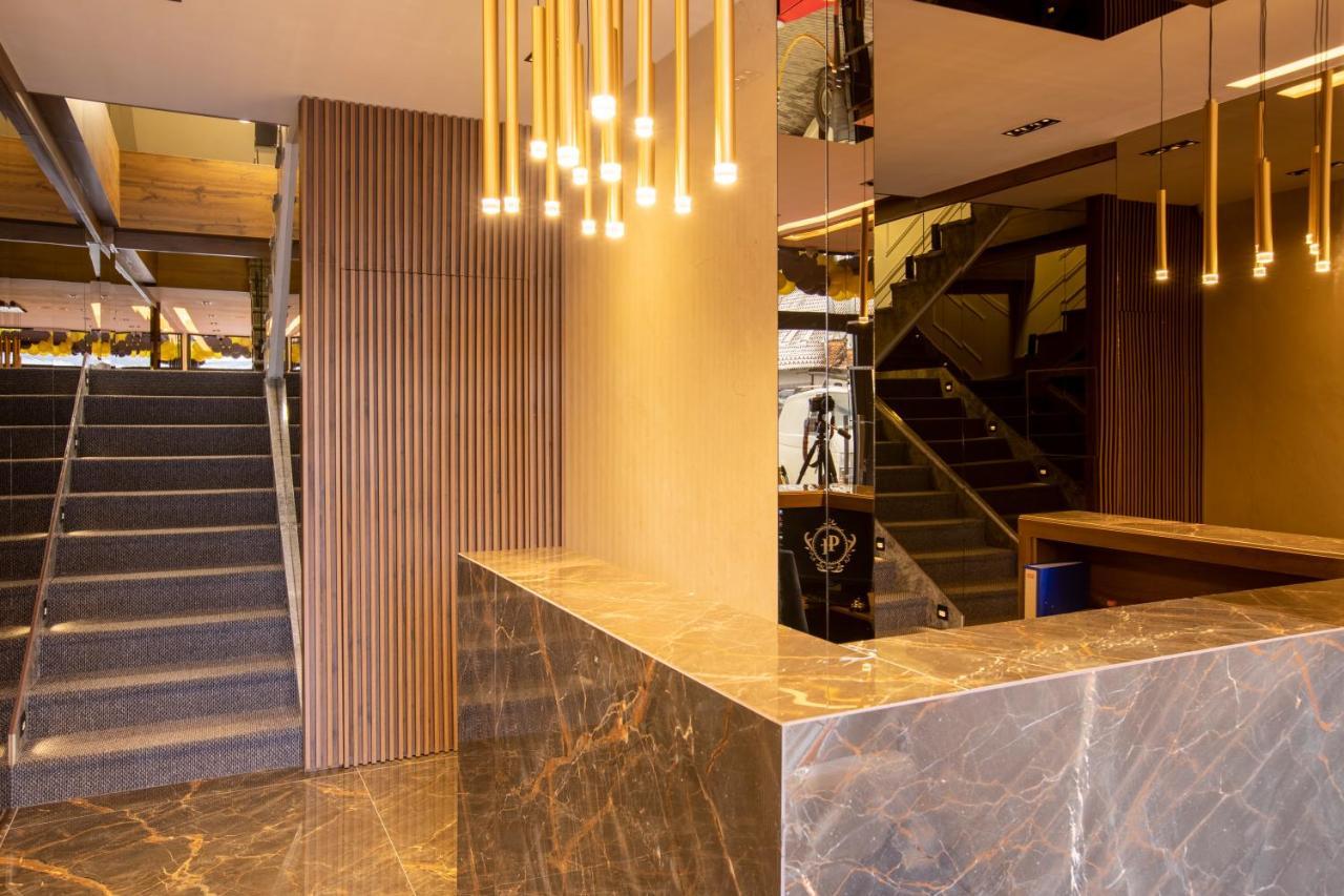 Plaza Boutique Hotel Pristina Buitenkant foto